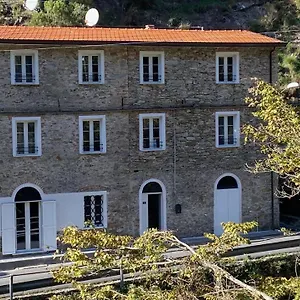 Gronda Via Vandelli Bed & Breakfast
